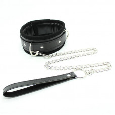 Collar con Correa de Metal e Interior Acolchado Negro