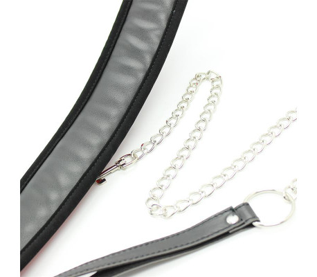 Collar con Correa de Metal e Interior Acolchado Negro